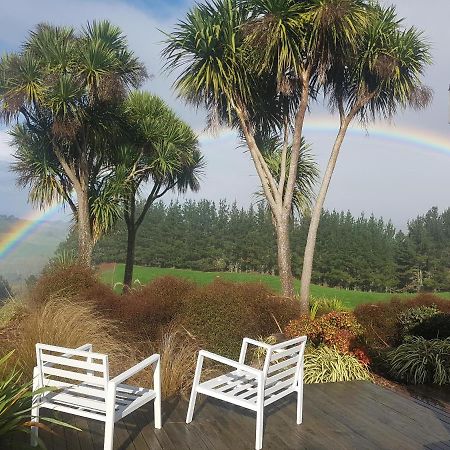Above The River Karapiro Bed & Breakfast Экстерьер фото