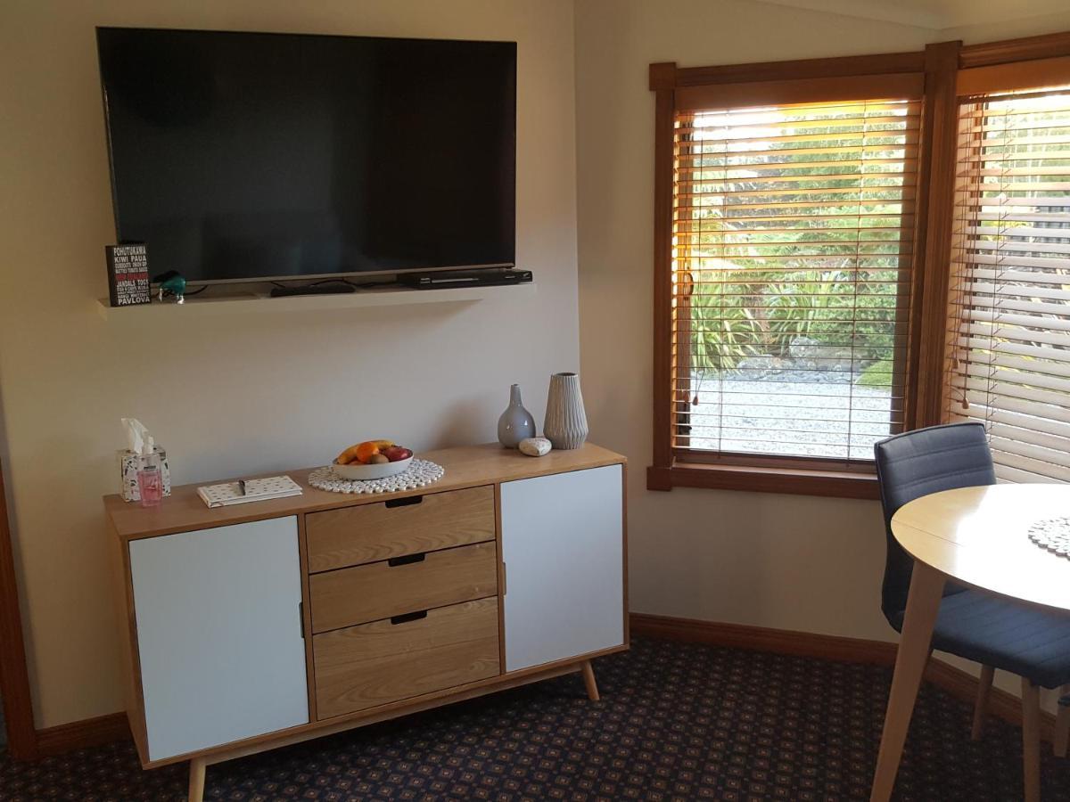 Above The River Karapiro Bed & Breakfast Экстерьер фото