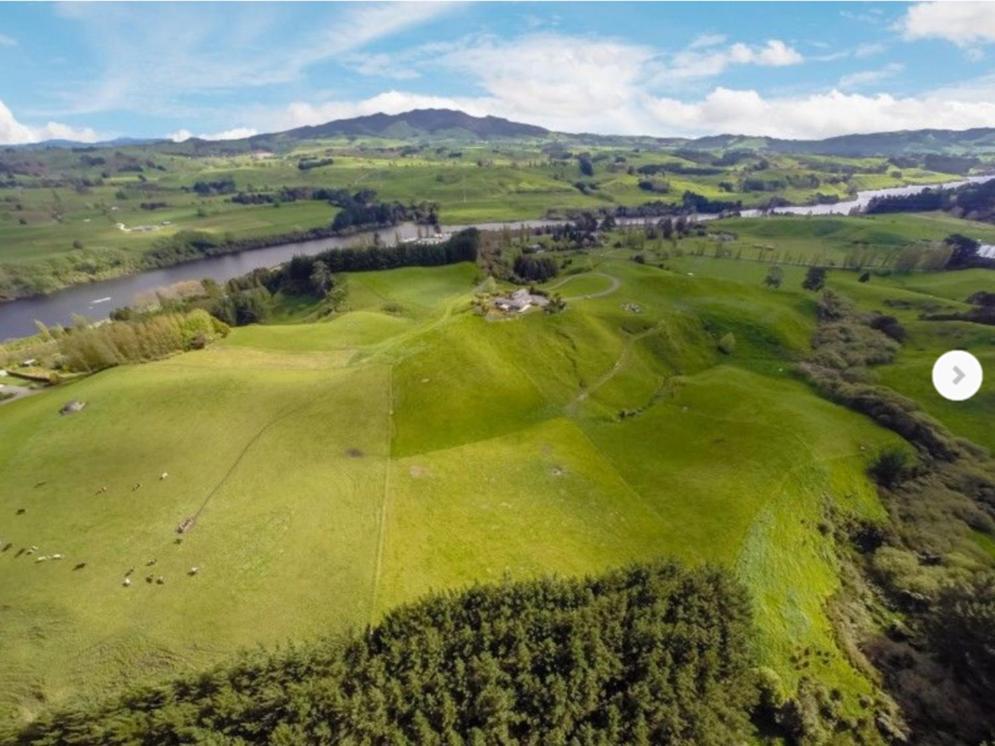 Above The River Karapiro Bed & Breakfast Экстерьер фото