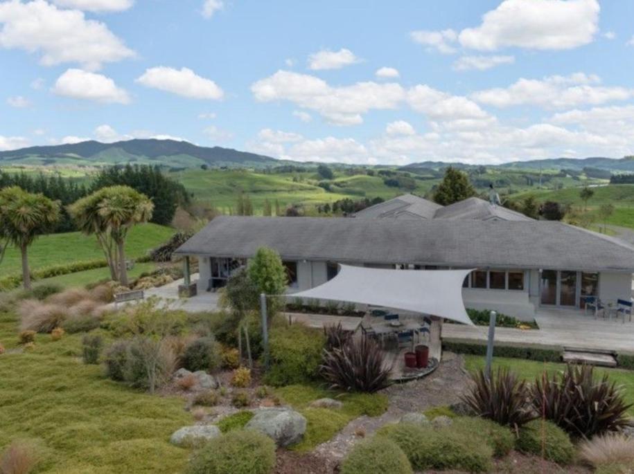 Above The River Karapiro Bed & Breakfast Экстерьер фото