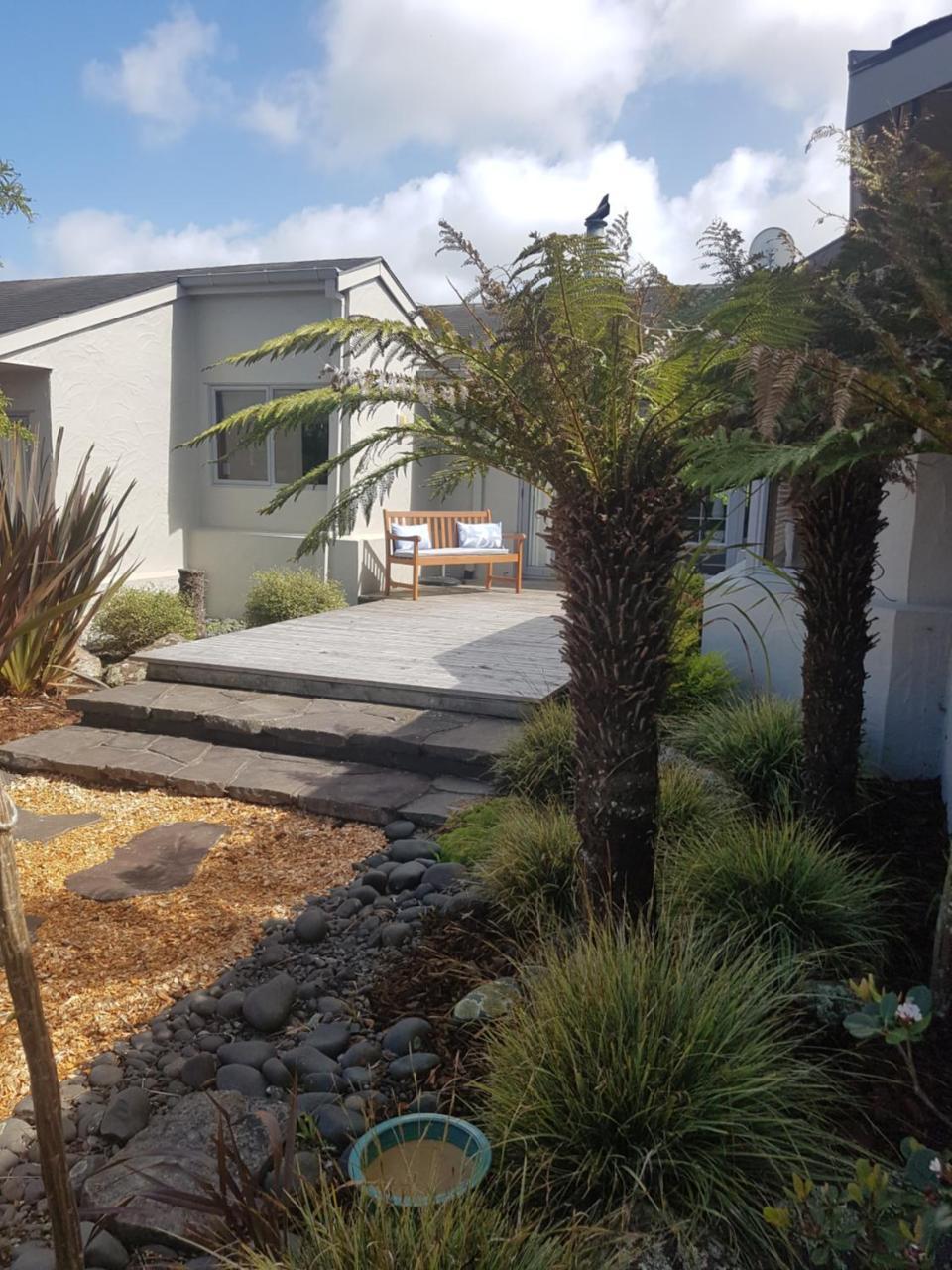 Above The River Karapiro Bed & Breakfast Экстерьер фото