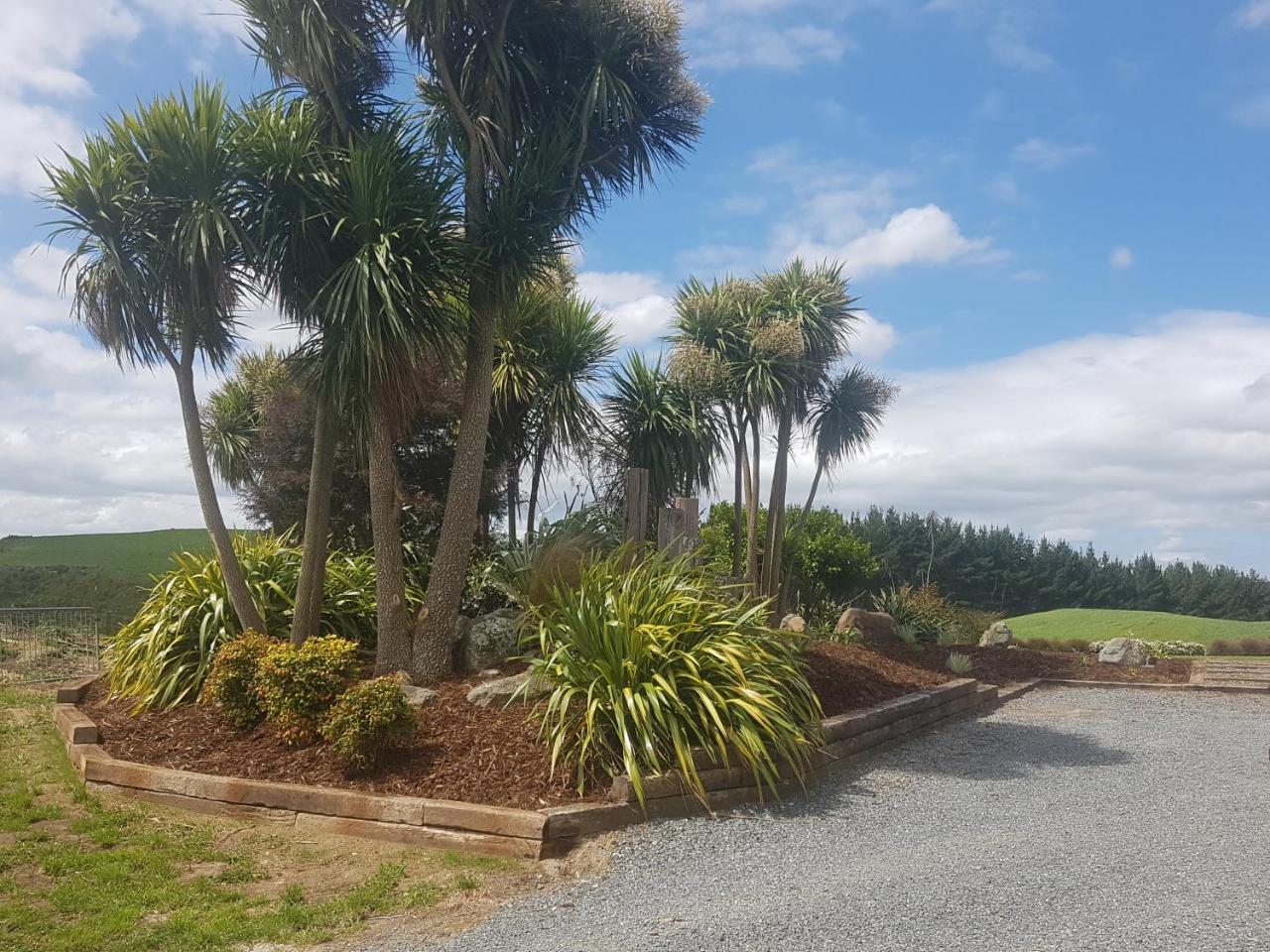 Above The River Karapiro Bed & Breakfast Экстерьер фото