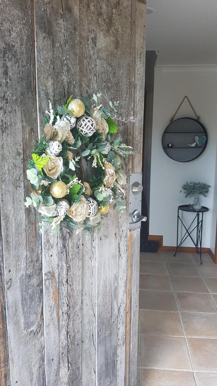 Above The River Karapiro Bed & Breakfast Экстерьер фото