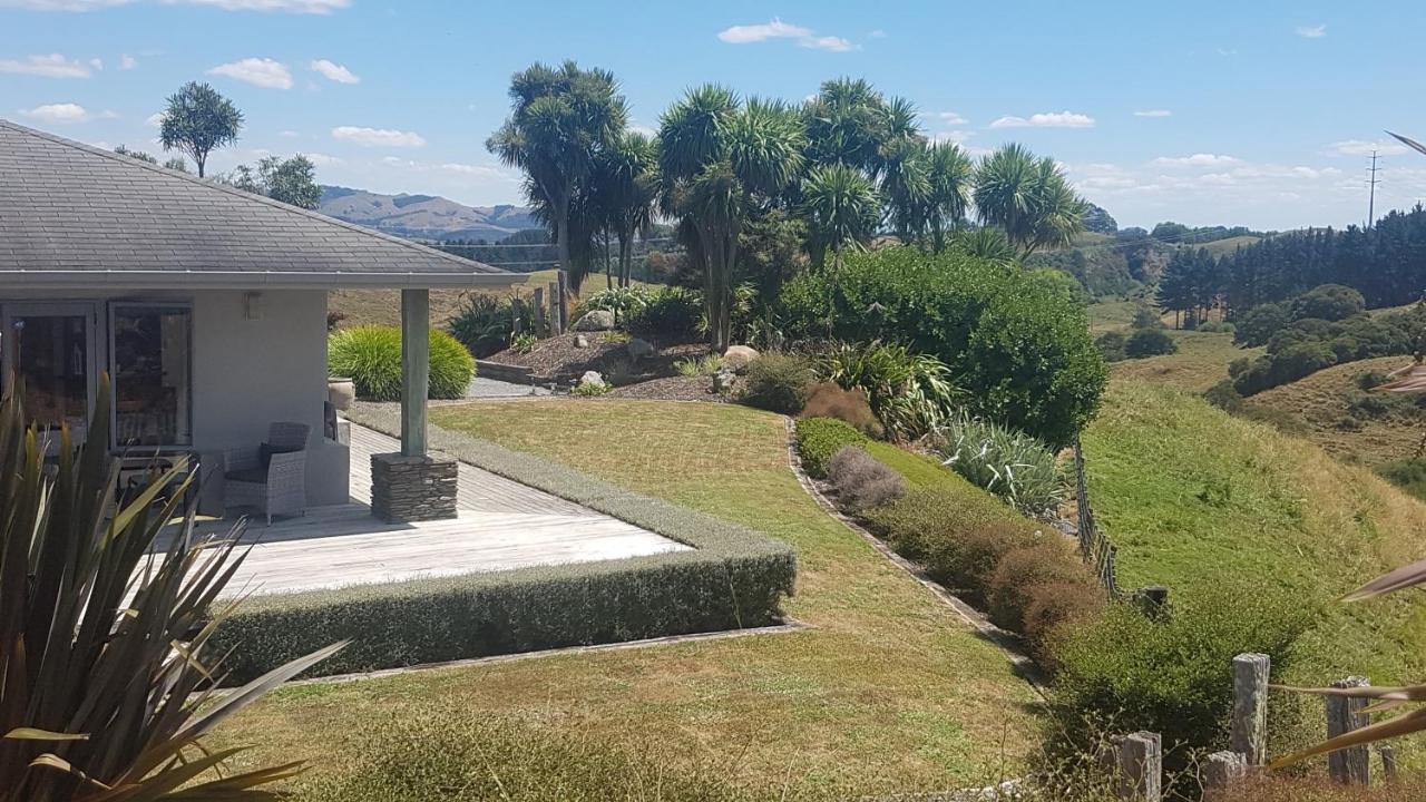 Above The River Karapiro Bed & Breakfast Экстерьер фото